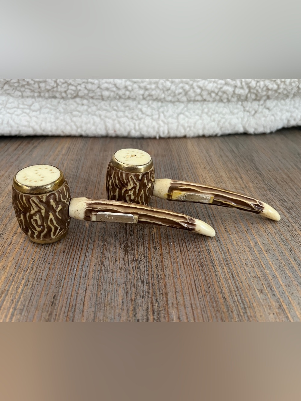 Vtg Souvenir Salt & Pepper shakers designed to look like tobacco pipes